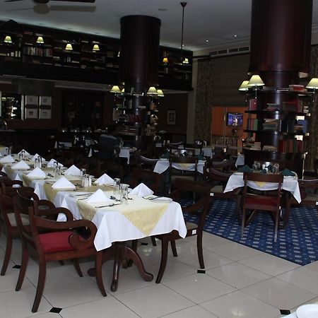 Oakwood Park Hotel Lekki Buitenkant foto