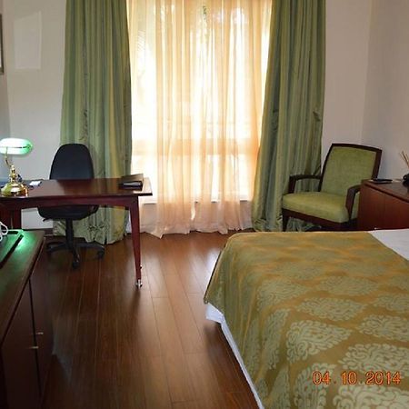 Oakwood Park Hotel Lekki Buitenkant foto
