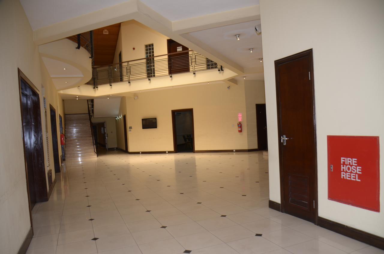 Oakwood Park Hotel Lekki Buitenkant foto