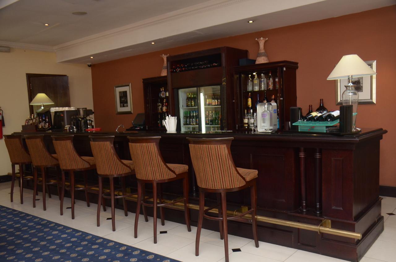 Oakwood Park Hotel Lekki Buitenkant foto