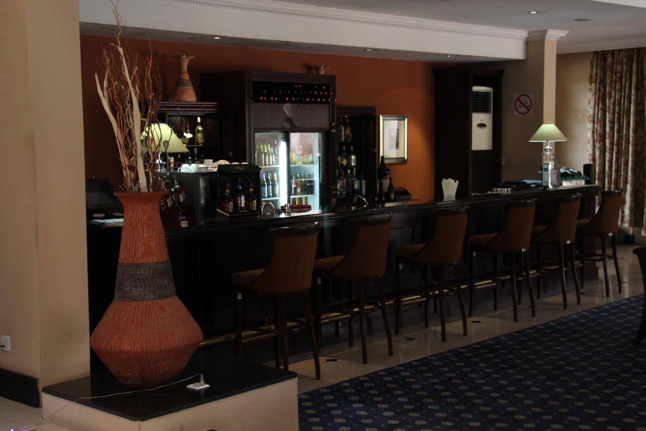 Oakwood Park Hotel Lekki Buitenkant foto