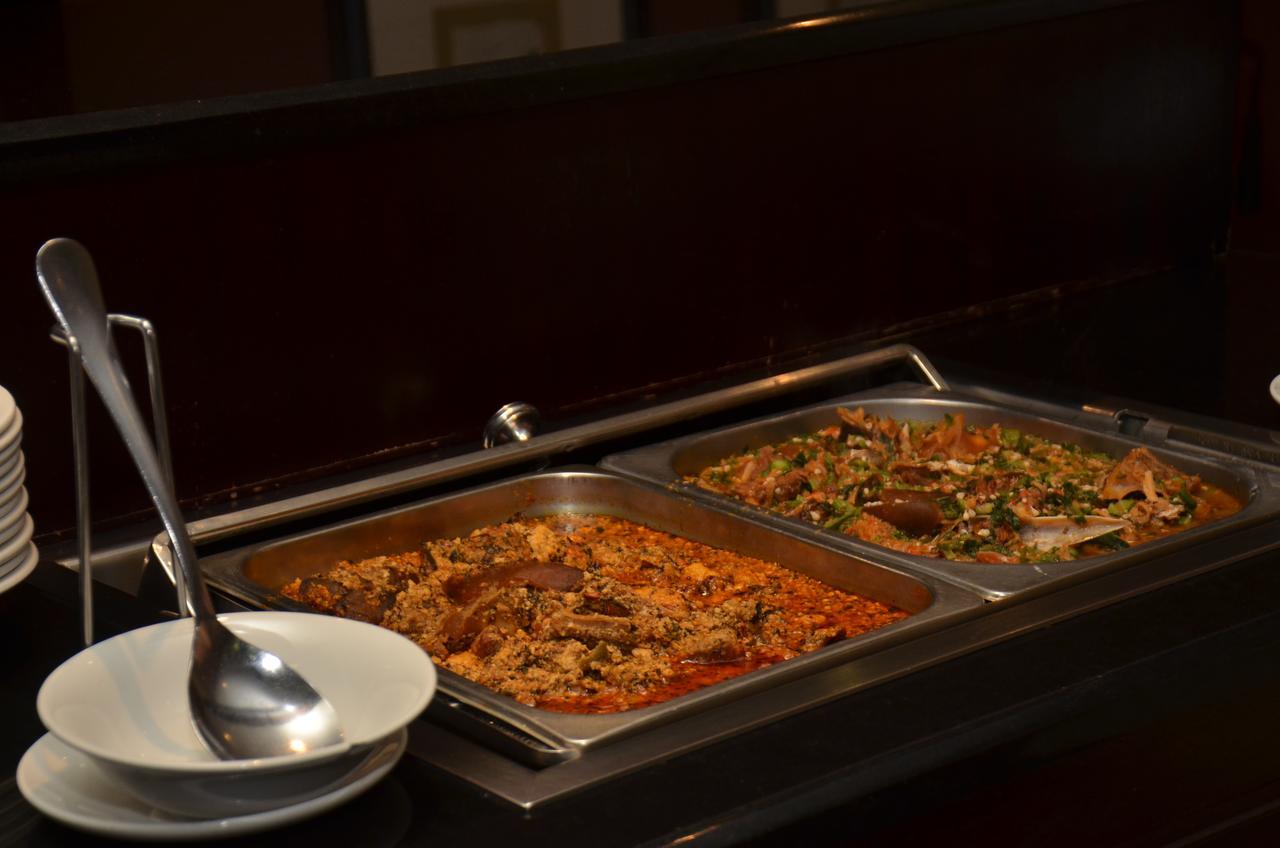 Oakwood Park Hotel Lekki Buitenkant foto