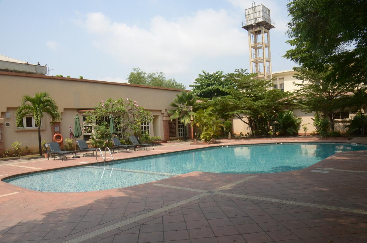Oakwood Park Hotel Lekki Buitenkant foto