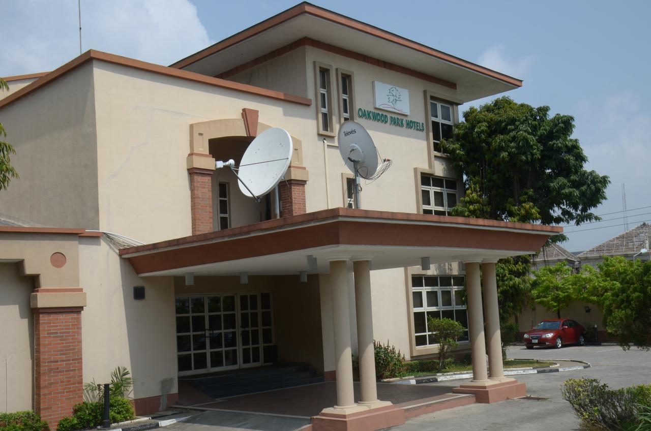 Oakwood Park Hotel Lekki Buitenkant foto