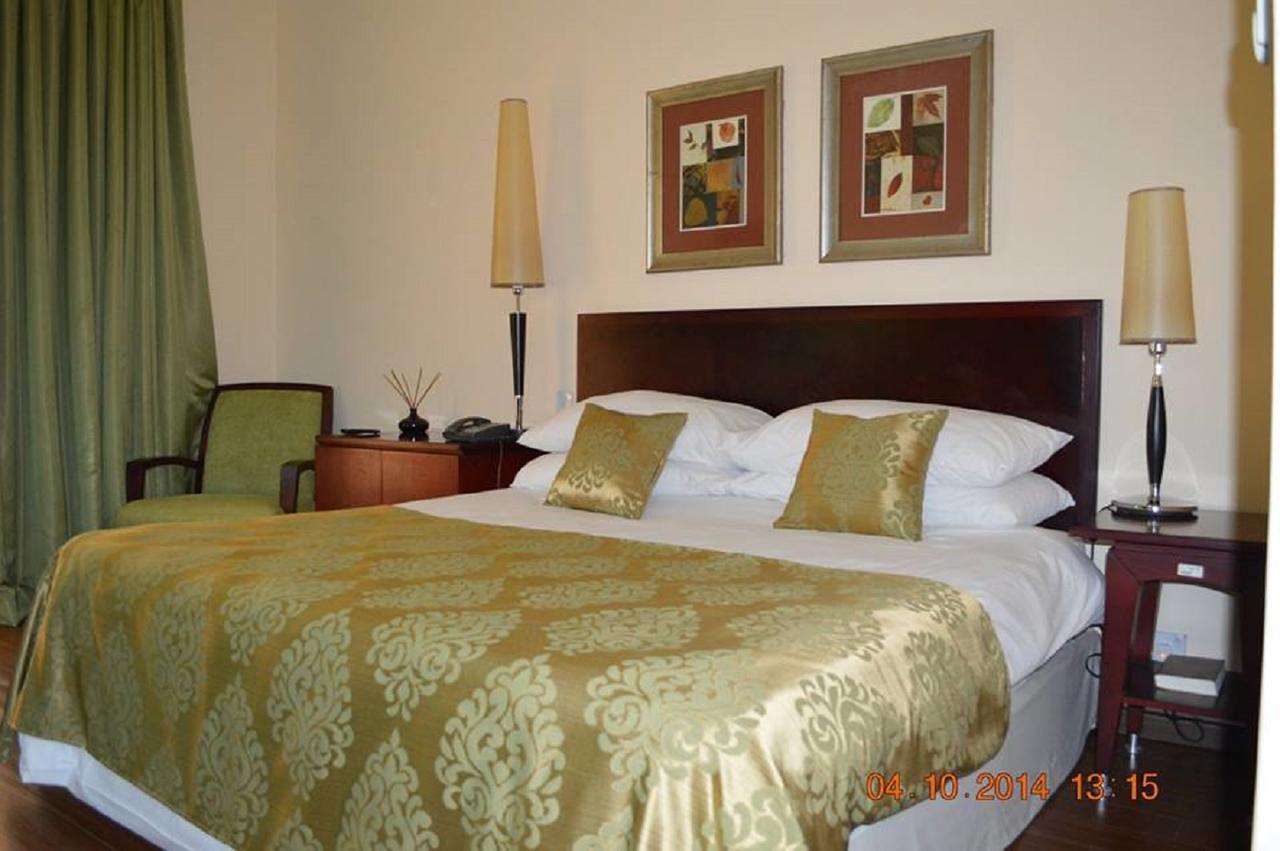 Oakwood Park Hotel Lekki Buitenkant foto