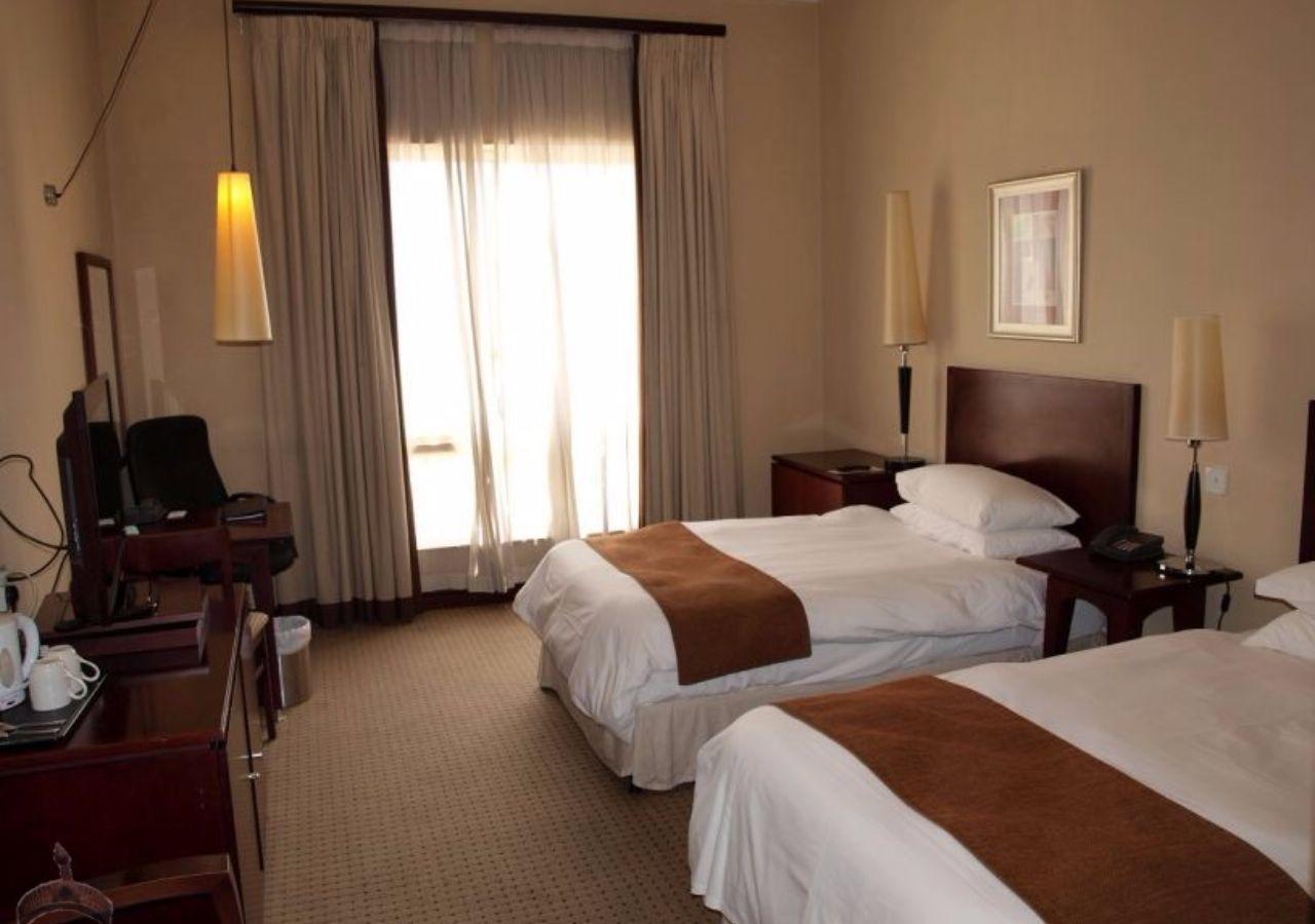 Oakwood Park Hotel Lekki Buitenkant foto